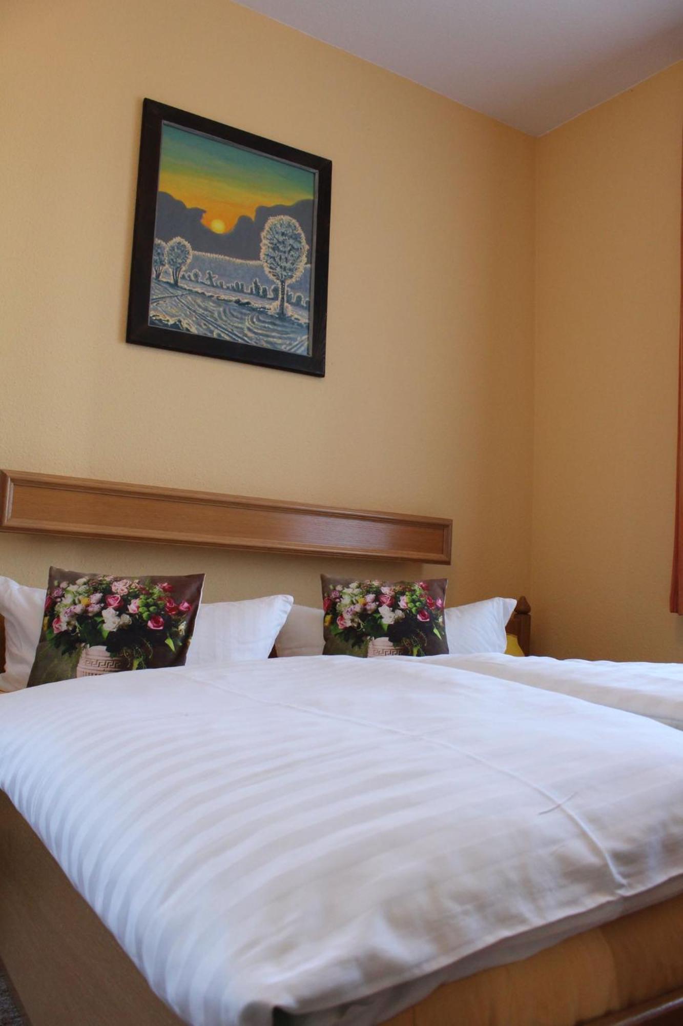 Cafe Koenig Hotell Oberwiesenthal Rom bilde